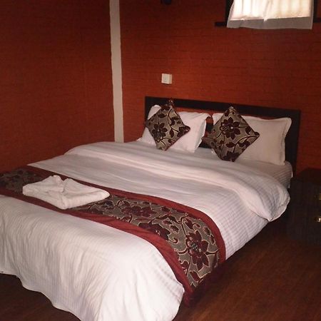 Hotel Holiday Inn Kathmandu Exterior photo