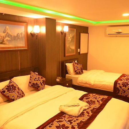 Hotel Holiday Inn Kathmandu Exterior photo