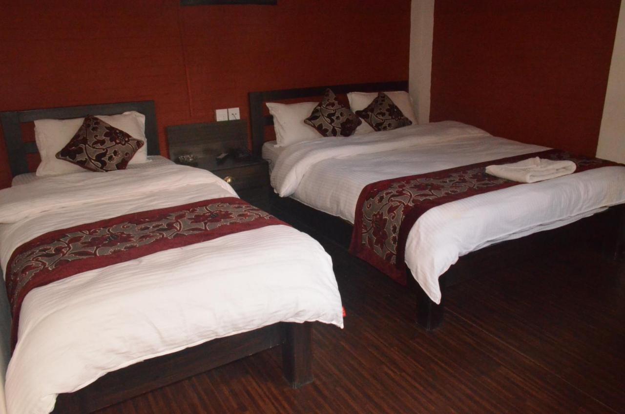 Hotel Holiday Inn Kathmandu Exterior photo