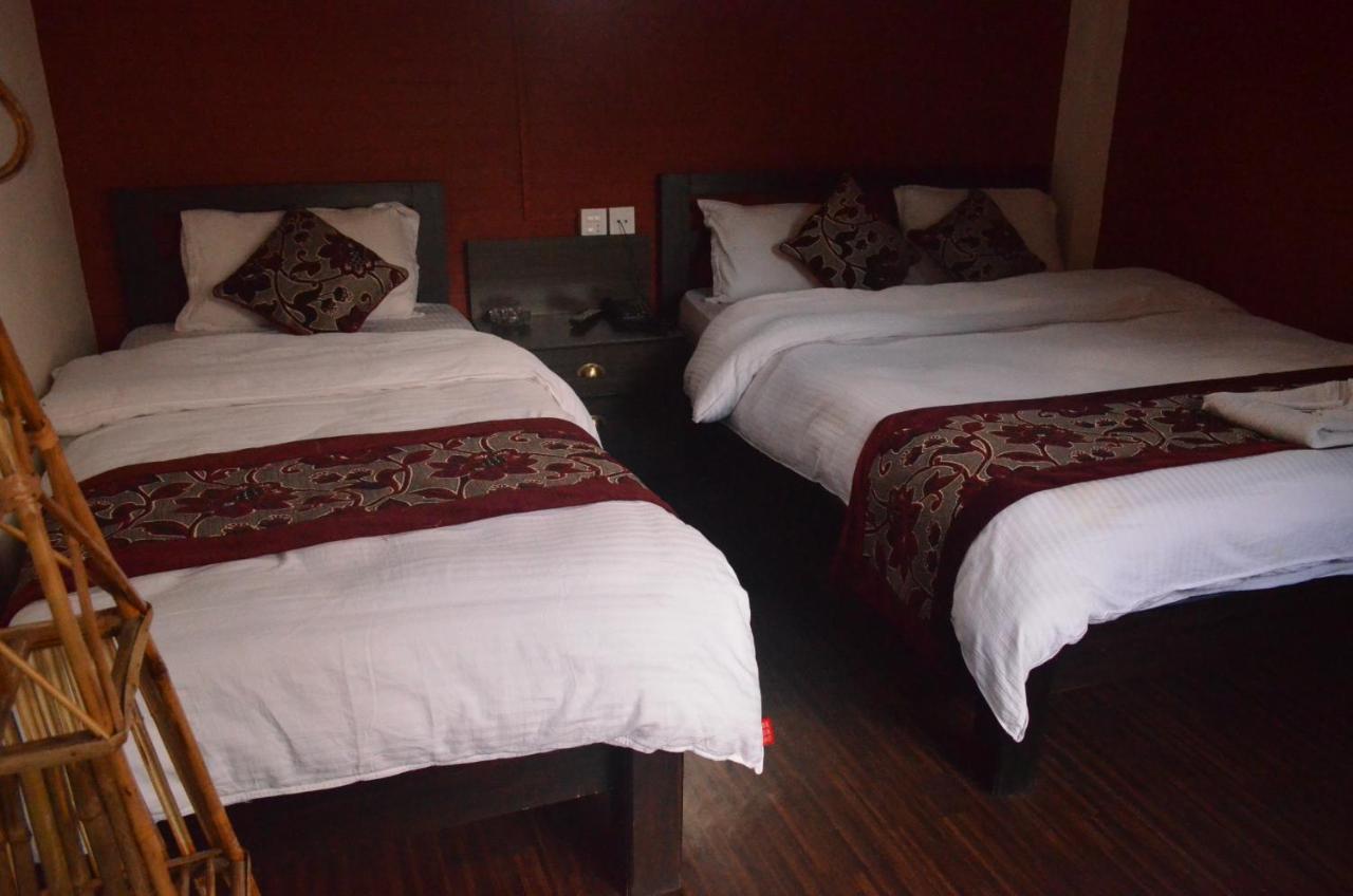 Hotel Holiday Inn Kathmandu Exterior photo